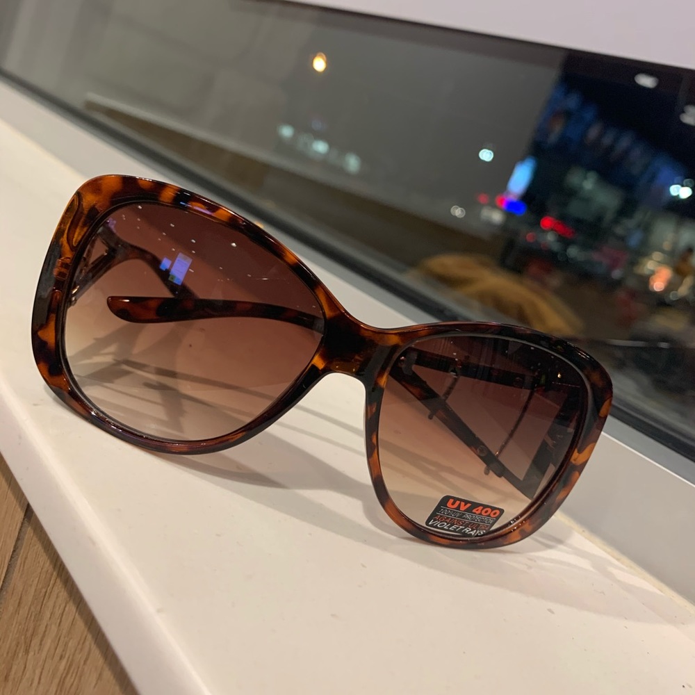 I am selling glasses